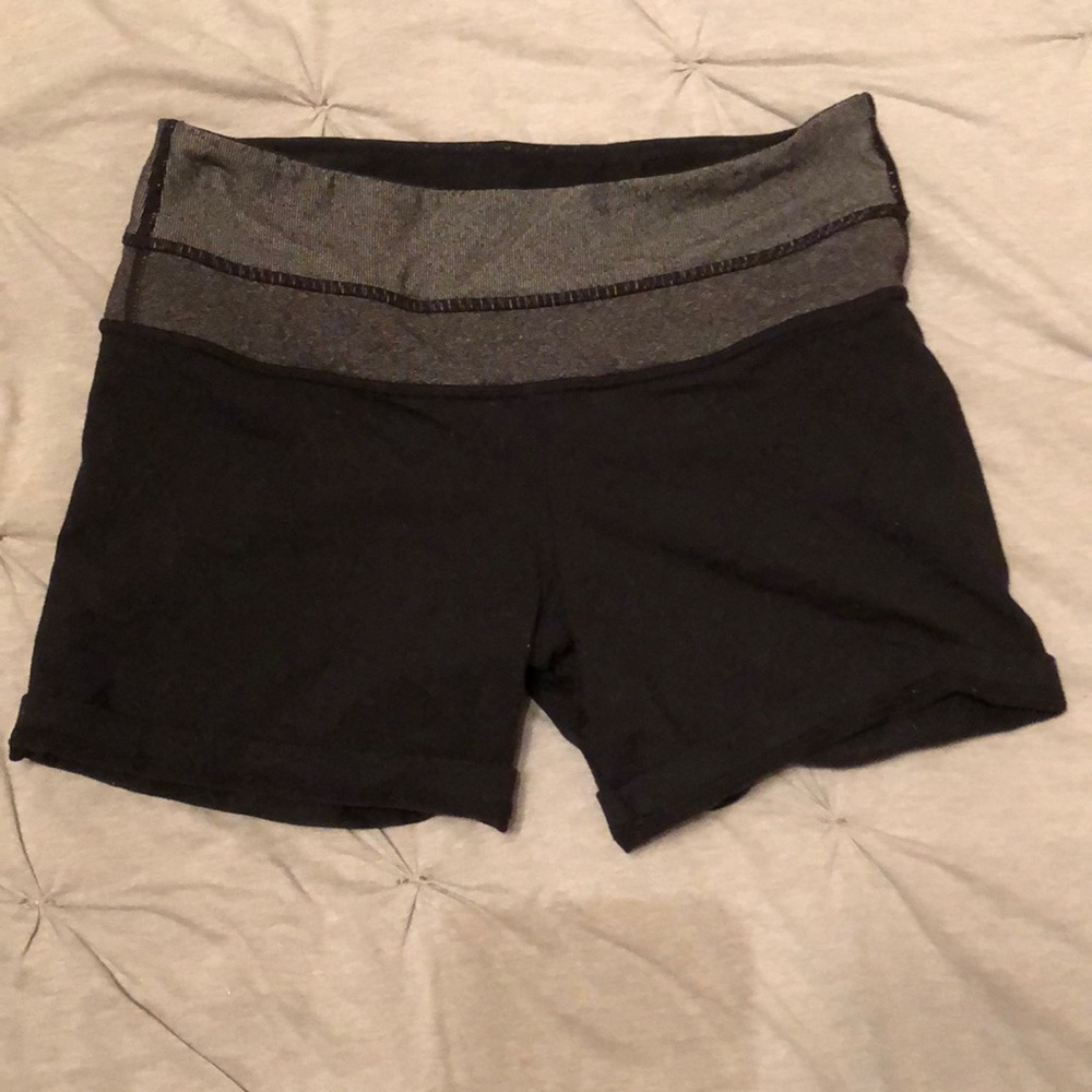 Lulu Lemon Short-Shorts